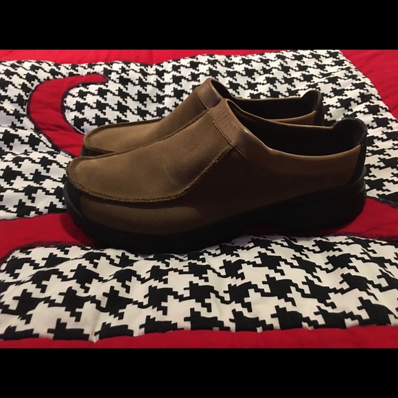 Shoes - Picture 2 of 3